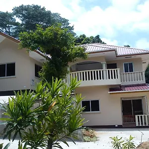 Zeph Self Catering Appartement